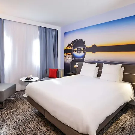 Hotel Novotel Centre Compans Caffarelli 4*