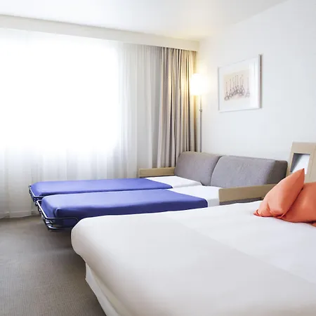 Отель Novotel Centre Compans Caffarelli