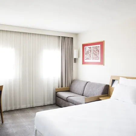 Отель Novotel Centre Compans Caffarelli 4*