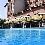 Hotel Novotel Centre Compans Caffarelli 4*