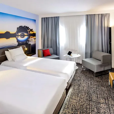 ノボテル サントル コンパン カッファレッリ ホテル 4*