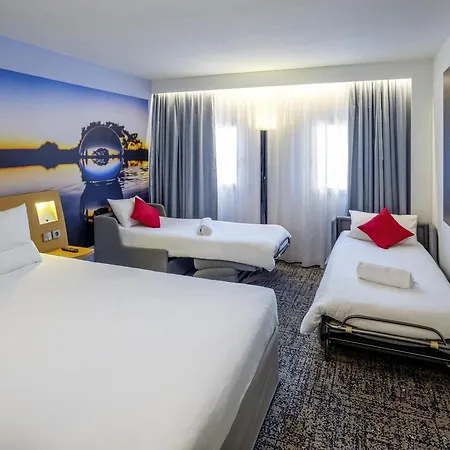 Отель Novotel Centre Compans Caffarelli