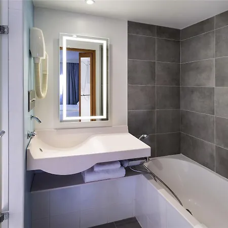 Hotel Novotel Centre Compans Caffarelli 4*